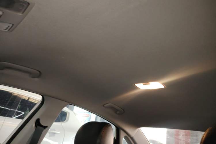 Used Hyundai Celesta 2018 1.6L Automatic GL Enjoyment Edition China VI compliant Headliner