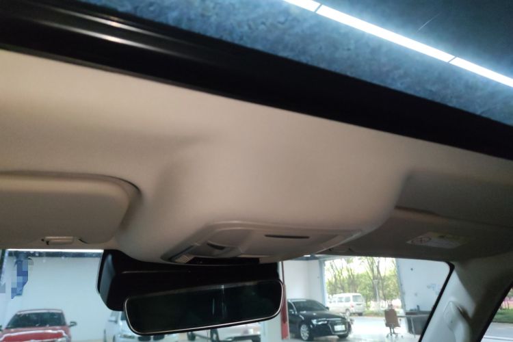Used Tank 300 2023 City Edition 2.0T—Stylish as Ever Headliner