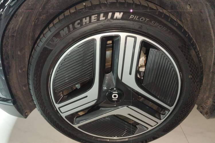 Used CHANGAN NEVO E07 2026 Model Pure Electric Four-Wheel Drive 90kWh Dacheng Edition