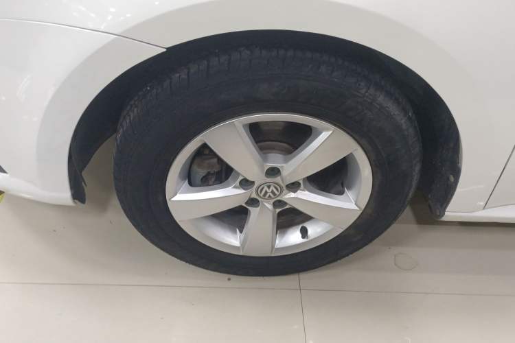 Used Volkswagen Lavida 2015 1.6L Manual Fashion Edition
