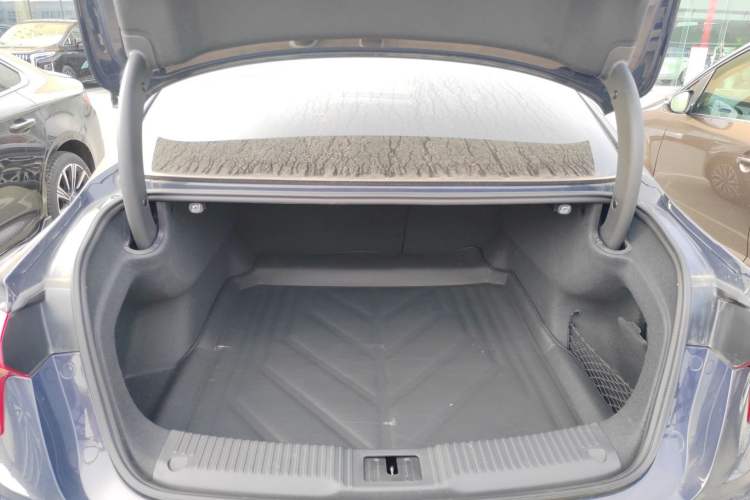 Used Hongqi H5 2024 2.0T Automatic Smart Connect Flagship Edition
