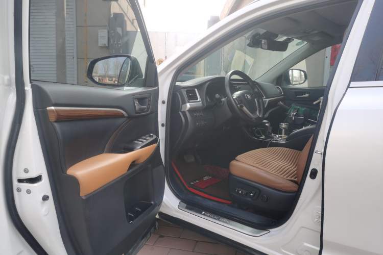 Used Toyota Highlander 2020 2.0T Four-Wheel Drive Millionth Anniversary Edition 7 Seats Driver Seat