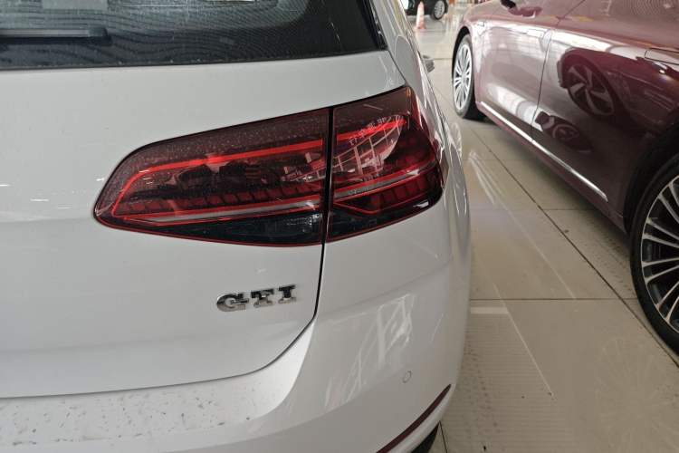 Used Volkswagen Golf GTI 2018 2.0 TSI GTI