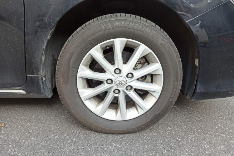 Used Toyota Camry 2013 2.0G Comfort Edition Right Front Wheel Hub