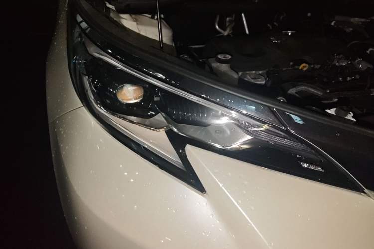 Used Toyota SIENNA 2023 2.5L Hybrid Comfort Edition Right Front Headlight