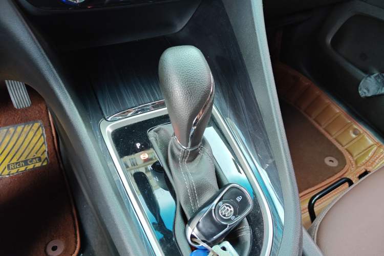 Used Buick GL6 2018 18T 6-Seater Luxury Model
