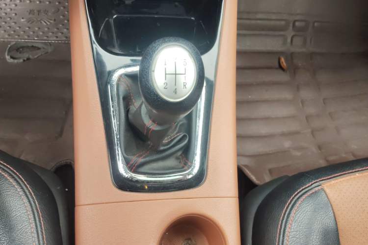 Used FORTHING Joyear X5 2015 1.6L Manual Luxury Model Gear Lever