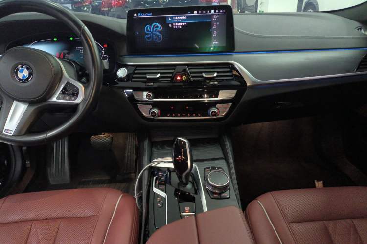 Used BMW 5 Series New Energy 2021 Restyled 535Le M Sport Package Audio And AC Panel