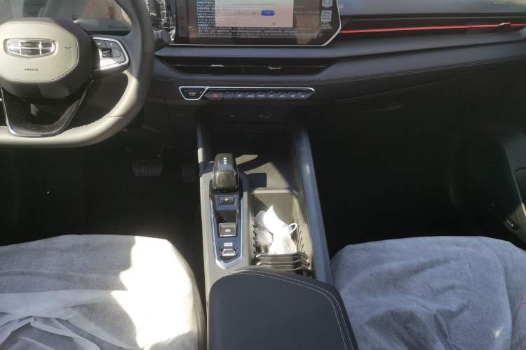 Used Geely Auto Binray 2024 Binrui COOL 1.5T DCT Longteng Edition Gear Lever