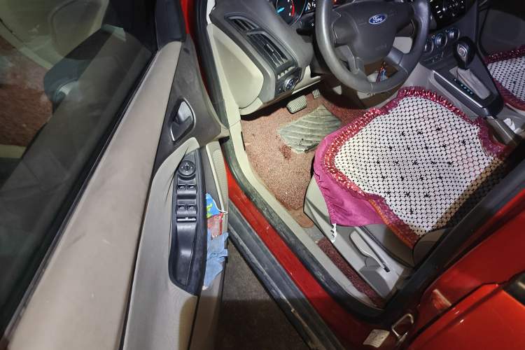 Used Ford Focus 2012 Sedan 1.6L Automatic Comfort Model
