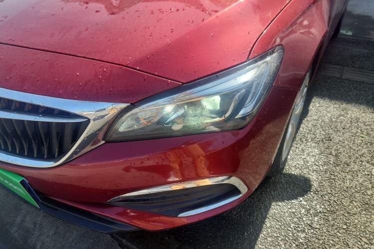 Used Buick Verano 2019 Sedan 20T Dual-Clutch Leading Model Left Front Headlight