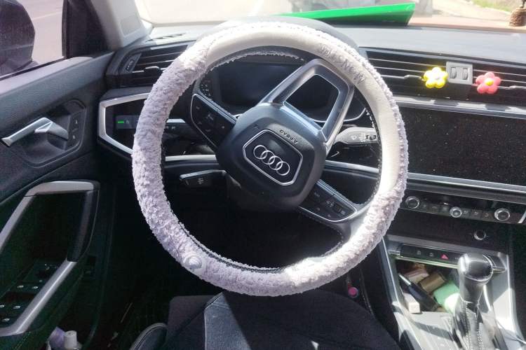 Used Audi Q3 2019 35 TFSI Advanced Dynamic Edition Steering Wheel