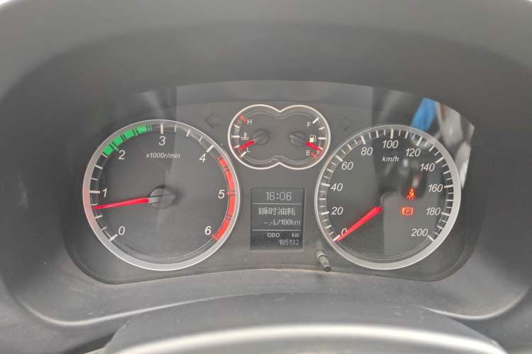 Used Haval H5 Classic 2015 2.0T Diesel Manual Two-Wheel Drive Entry-Level Version
