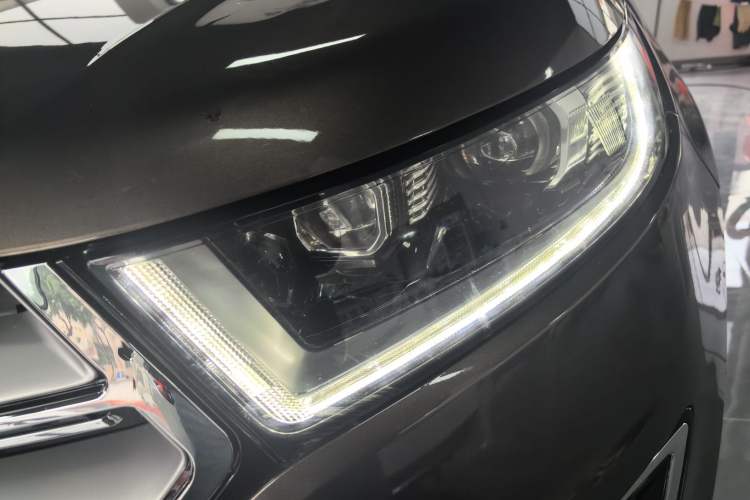 Used Ford Edge 2017 EcoBoost 245 Two-Wheel-Drive Sporty 7-Seater