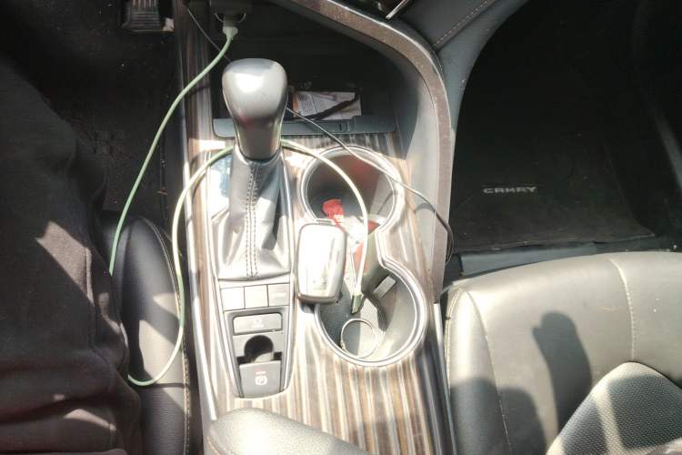 Used Toyota Camry 2018 2.5G Luxury Edition Gear Lever