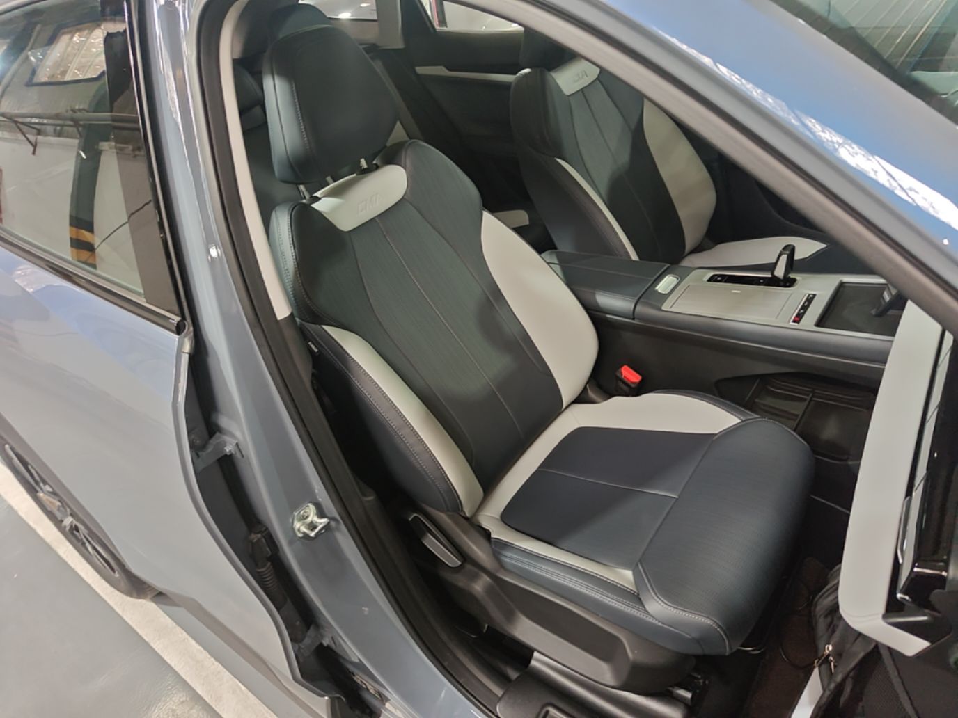 Geely Auto FX11 2024 1.5TD DCT Dragon Edition — снимка 19