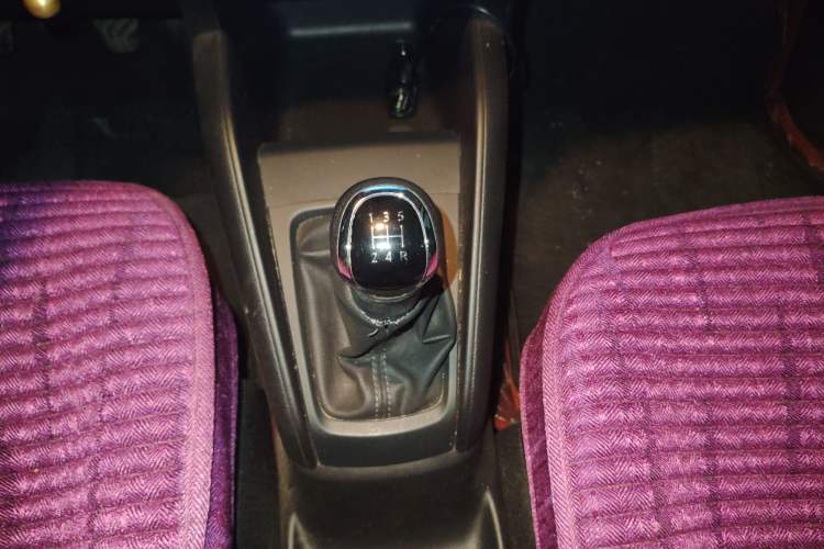 Used Nissan Kicks 2021 1.5L XE Manual Cool Edition
