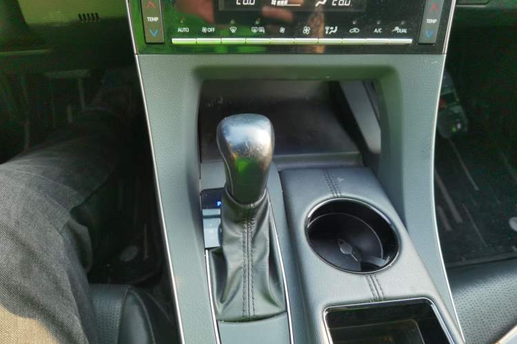 Used Toyota Avalon 2019 2.0L XLE Premium Edition China VI
