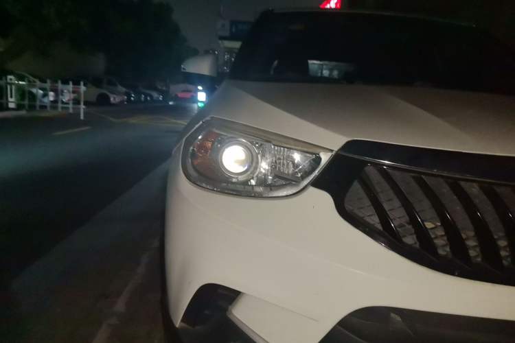 Used Brilliance V3 2015 1.5L Manual Smart Version
