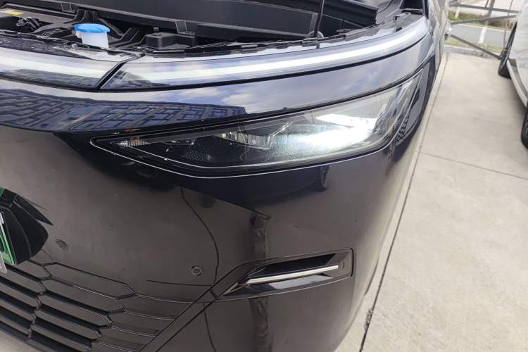 Used XPeng X9 2025 740 Ultra-Long Range Max