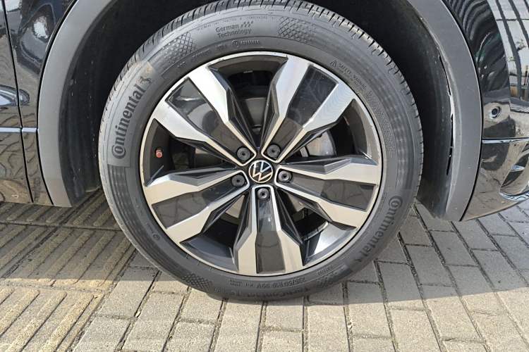 Used Volkswagen Tiguan L 2022 330TSI Automatic Two-Wheel Drive R-Line Enhanced Edition
