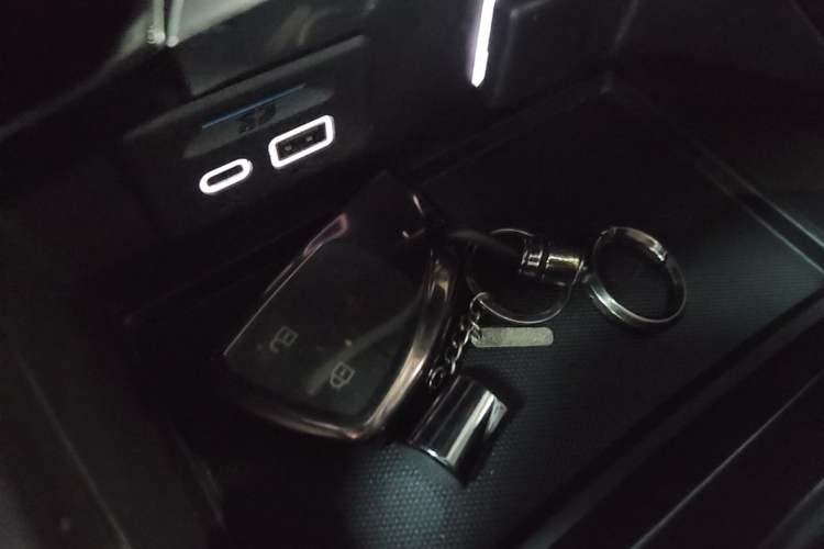 Used Buick Envision 2022 Encore S 552T Two-Wheel Drive Elite Model
