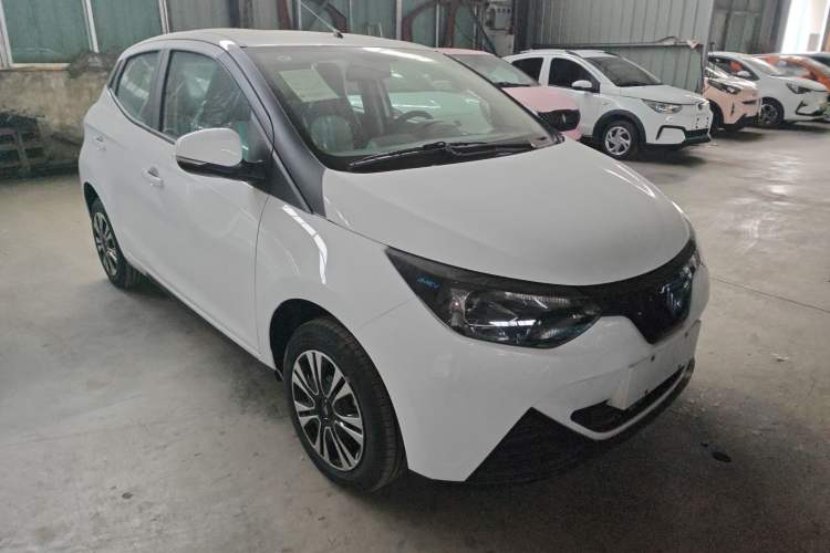 Used JMEV Xiao Qilin 2026 Model PLUS+ Comfort Version Front Right 45 Deg