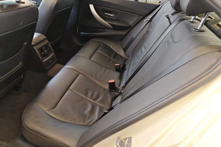 Used BMW 3 Series 2015 320i Fashion Model