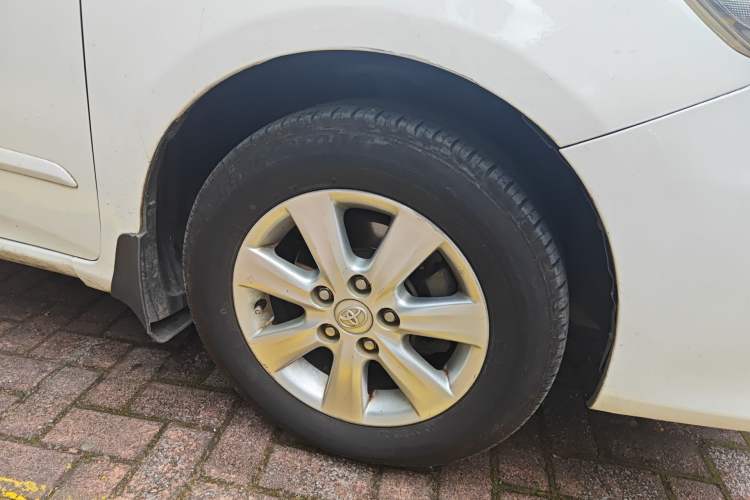 Used Toyota Corolla 2012 Luxurious Edition 1.6L Automatic GL Right Front Wheel Hub