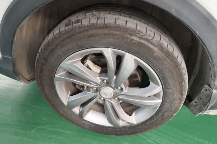 Used CHANGAN CS15 2019 1.5L Automatic Entry Model China VI Standard Exterior 4