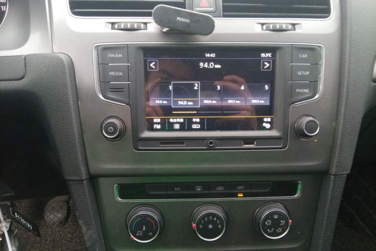 Used Volkswagen Golf 2015 1.6L Manual Fashion Edition
