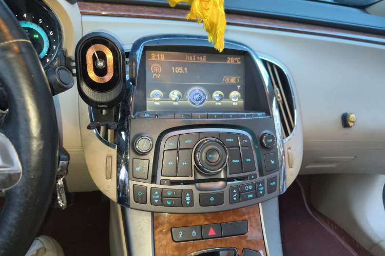 Used Buick LaCrosse 2011 2.4L SIDI Elegant Edition Audio And AC Panel