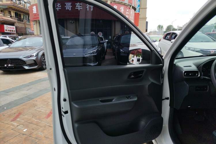 Used Wuling Hongguang New Energy 2024 All-Electric Model 300KM Standard Version