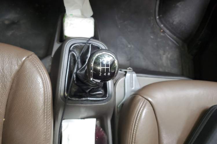 Used Wuling Rongguang 2014 1.2L S Base Model
