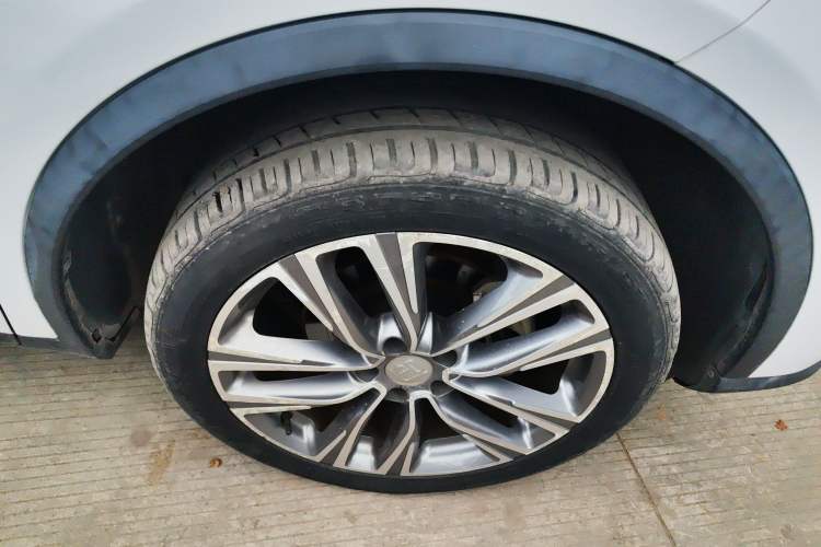 Used BYD Tang 2019 2.0T Automatic SmartConnect Luxury 7-Seater China VI Standard Right Front Wheel Hub