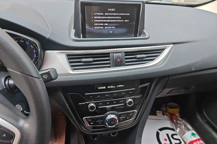 Used Changan Alsvin V7 2015 1.6L Manual Enjoyment Model China IV Standard
