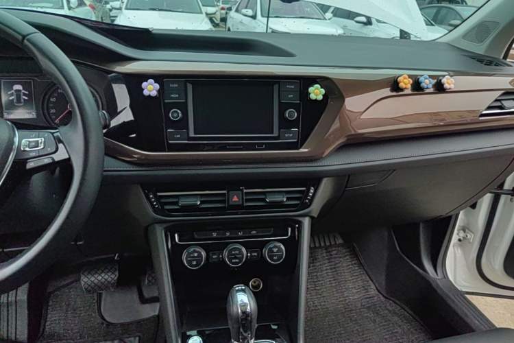 Used Volkswagen Tharu 2020 280TSI Two-Wheel Drive Comfort Edition China VI Standard Audio And AC Panel