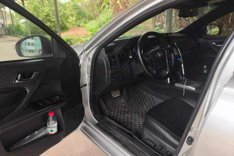 Used Toyota Reiz 2013 2.5V Elite Edition Driver Seat