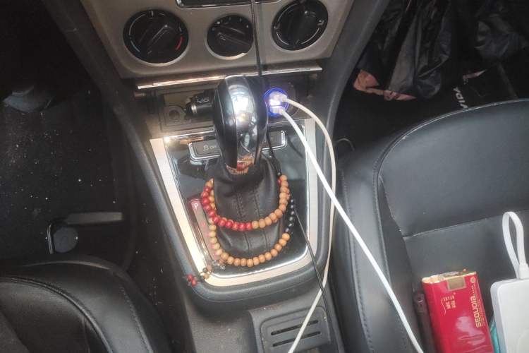 Used Volkswagen Lavida 2013 Restyled Classic 1.6L Automatic Comfort Edition Gear Lever