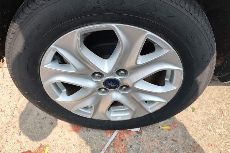 Used Ford EcoSport 2013 1.5L Automatic Fashion Model