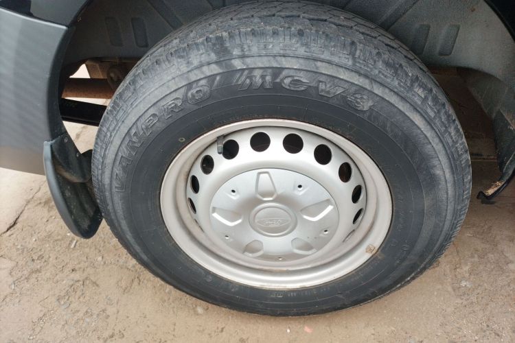 Used Ford Transit 2019 2.0T Diesel Multi-Purpose Commercial Vehicle Mid-Drive Mid-Roof 6-Seater China VI Standard