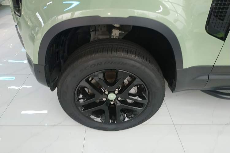 Used Land Rover Defender 2023 110 3.0T P400 75th Anniversary Legend Edition
