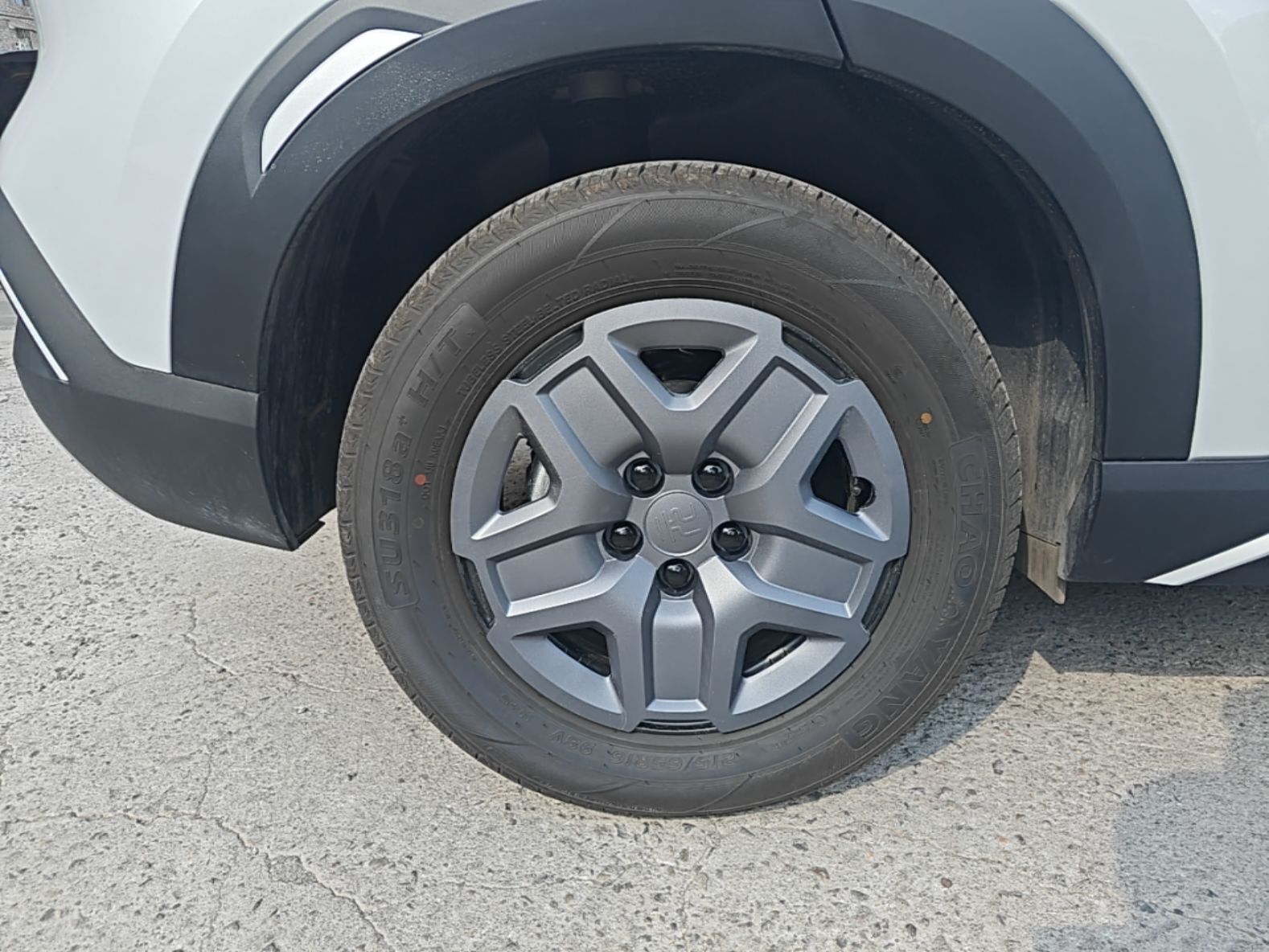 BYD Yuan UP 2025 Model 301KM Leading Version — снимка 11