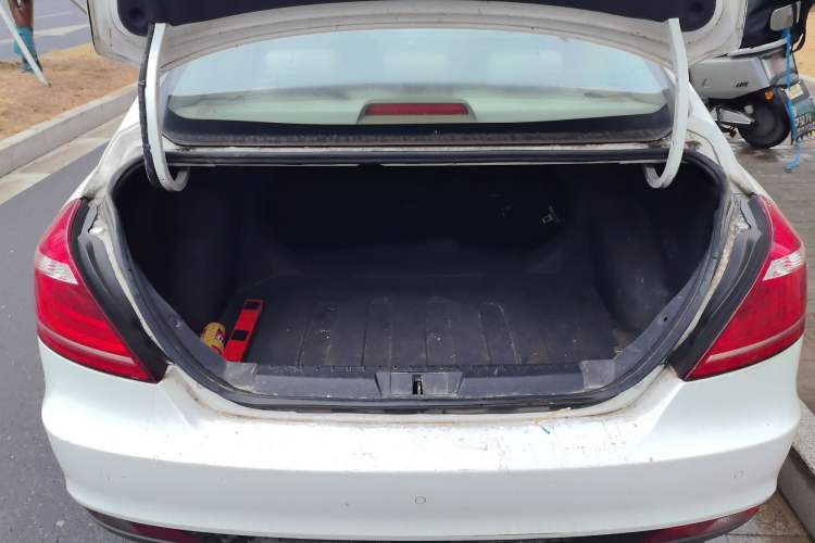 Used Geely Auto Emgrand 2016 Sedan 1.5L Manual Luxury Model