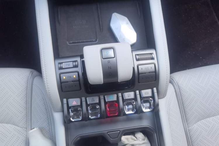 Used Formula Leopard Titanium 3 2025 501KM All-Wheel Drive Intelligent Driving Ultra Version