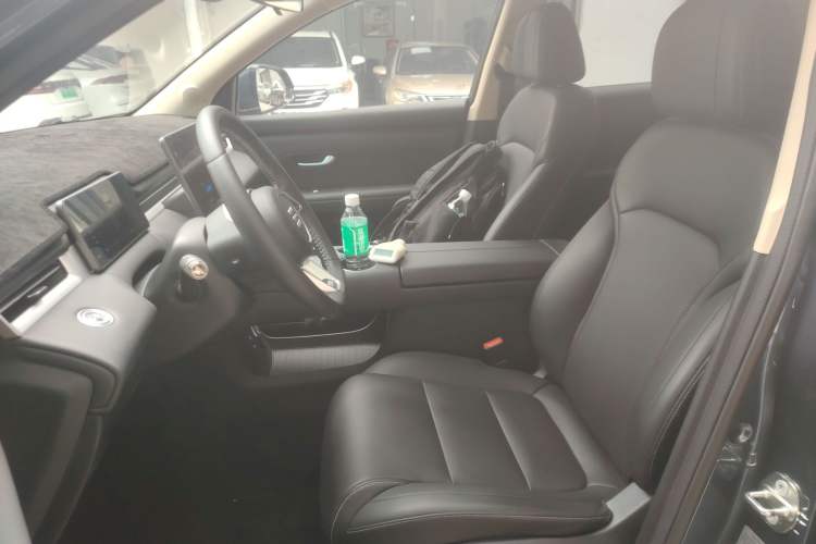 Used Landian E5 PLUS 2025 165 km Long-Range Version PLUS 7-Seater