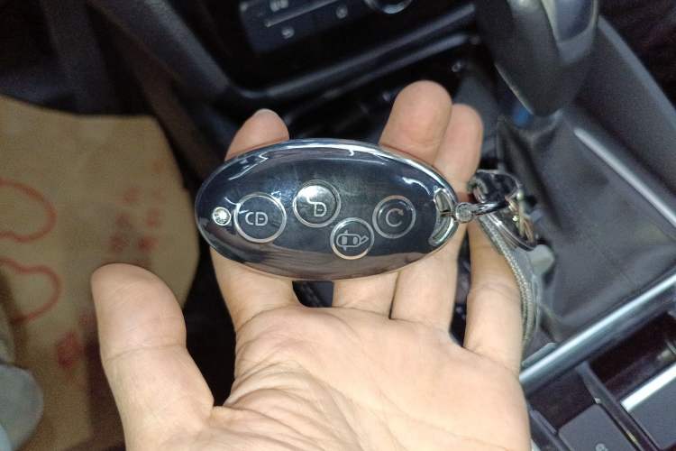 Used BYD Song MAX 2018 1.5T Automatic Smart Connect Elite Model with 6 Seats