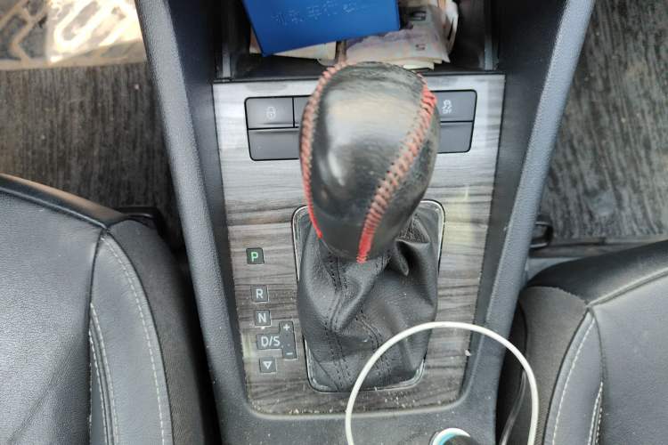 Used Skoda Octavia 2017 1.6L Automatic Smart Drive Edition Gear Lever