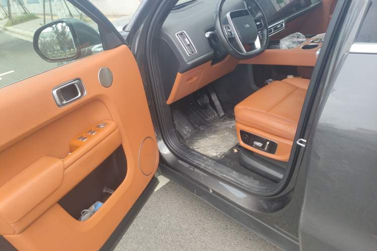 Used Li Auto L8 2023 Air model
