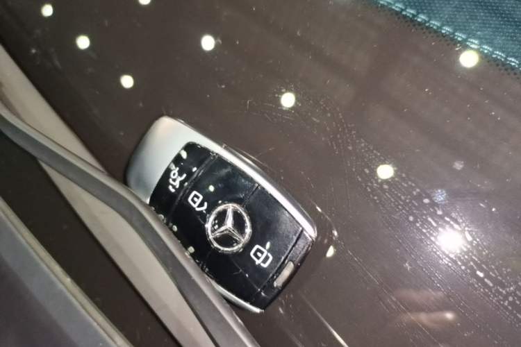 Used Mercedes-Benz E-Class 2020 Restyled E 300 L Sporty and Stylish Edition Vehicle Key